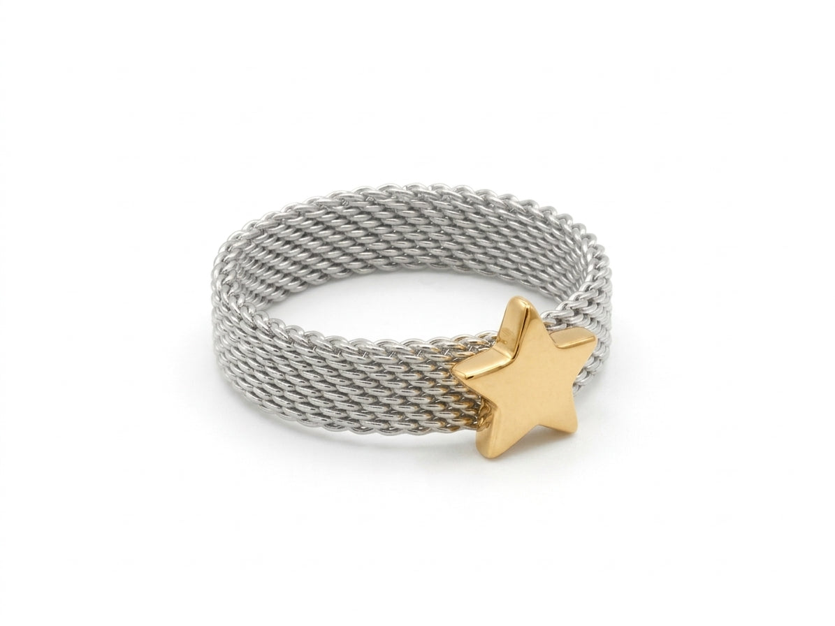 Anillo de acero inoxidable con malla y estrella dorada